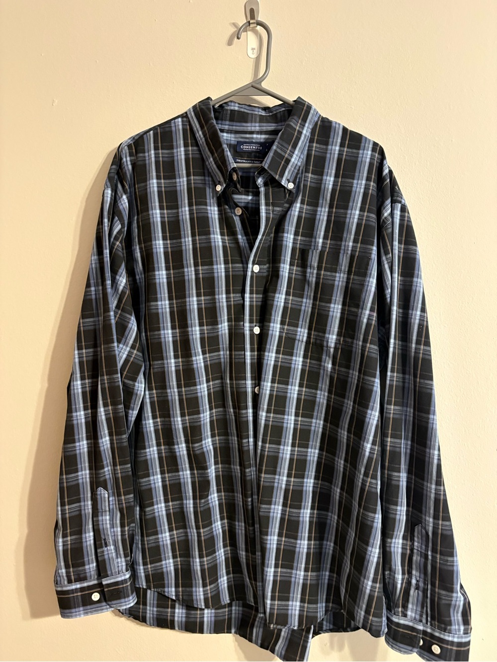 Consensus Men's Black & Light Blue Plaid Button-Down Shirt